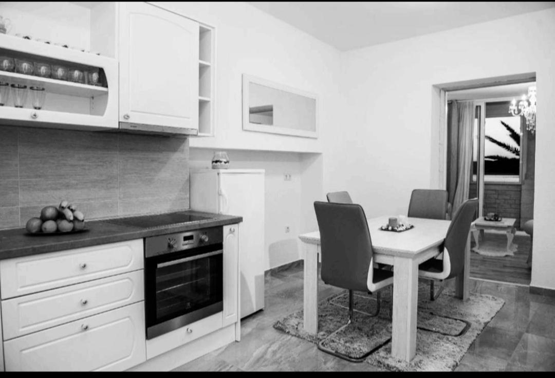 Apartman Cezar2 Rogoznica  Buitenkant foto