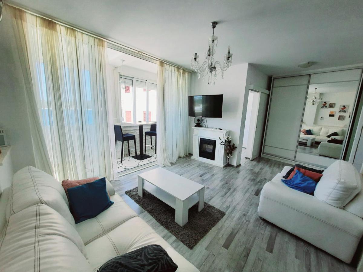 Apartman Cezar2 Rogoznica  Buitenkant foto