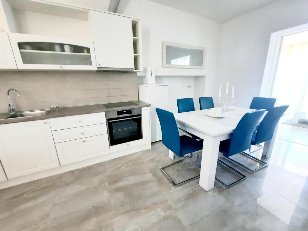 Apartman Cezar2 Rogoznica  Buitenkant foto